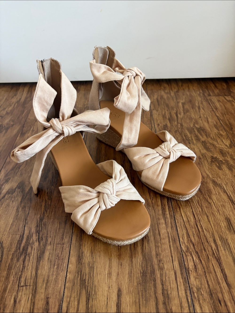 UGG Yarrow-style Beige Knot-Front Espadrille Wedge Sandals